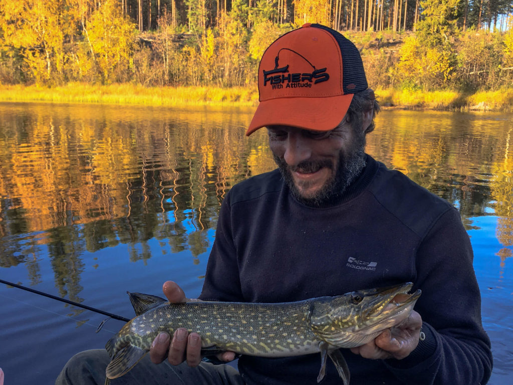 A la pêche aux brochets en Laponie suédoise