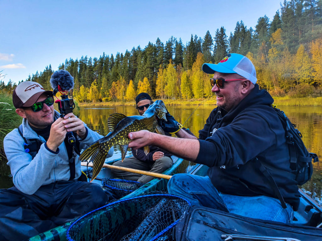 Fishtique en plein tournage de pêche en Laponie suédoise