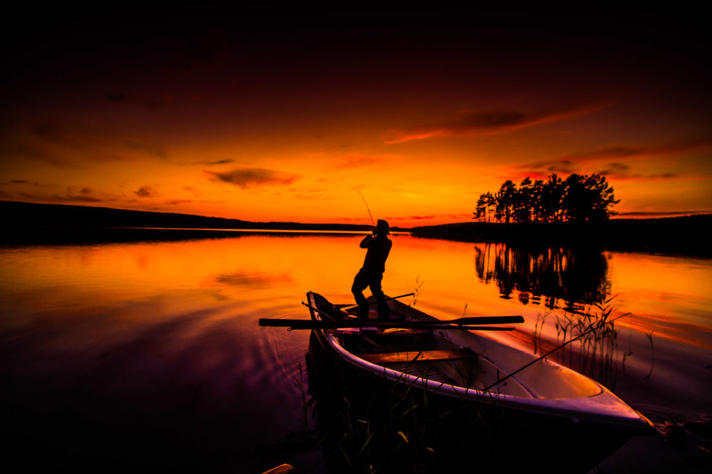 Pêche de nuit en Laponie suédoise