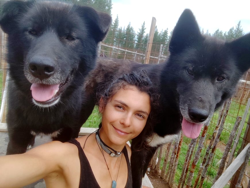 Selfie avec 2 chiens nordiques en Laponie suédoise