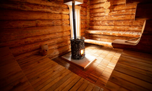 Intérieur d'un sauna en Laponie Suédoise